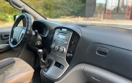 Hyundai H-1 II рестайлинг, 2008 год, 985 000 рублей, 17 фотография