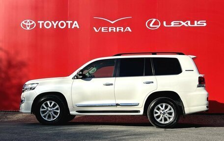 Toyota Land Cruiser 200, 2019 год, 8 890 000 рублей, 2 фотография