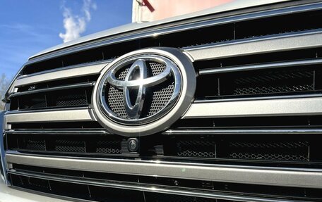 Toyota Land Cruiser 200, 2019 год, 8 890 000 рублей, 11 фотография