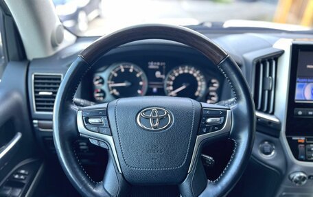 Toyota Land Cruiser 200, 2019 год, 8 890 000 рублей, 20 фотография