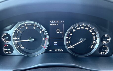 Toyota Land Cruiser 200, 2019 год, 8 890 000 рублей, 21 фотография