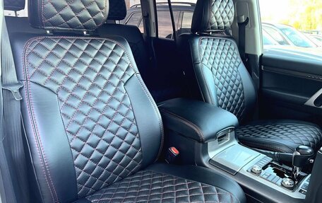 Toyota Land Cruiser 200, 2019 год, 8 890 000 рублей, 34 фотография