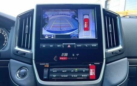 Toyota Land Cruiser 200, 2019 год, 8 890 000 рублей, 31 фотография