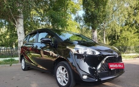 Toyota Sienta II, 2020 год, 1 550 000 рублей, 2 фотография