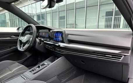 Volkswagen Golf VIII, 2022 год, 2 470 000 рублей, 7 фотография