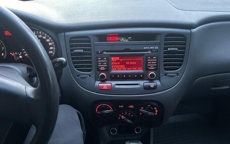 KIA Rio II, 2010 год, 500 000 рублей, 18 фотография