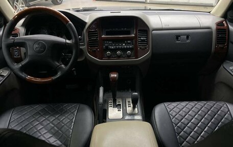 Mitsubishi Pajero III рестайлинг, 2006 год, 880 000 рублей, 10 фотография