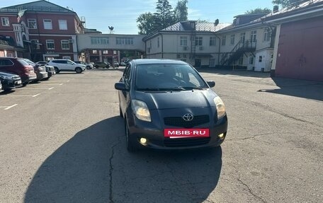 Toyota Yaris III рестайлинг, 2008 год, 435 000 рублей, 2 фотография