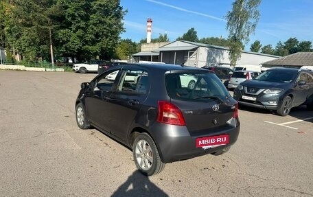 Toyota Yaris III рестайлинг, 2008 год, 435 000 рублей, 4 фотография