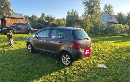 Toyota Yaris III рестайлинг, 2008 год, 435 000 рублей, 8 фотография