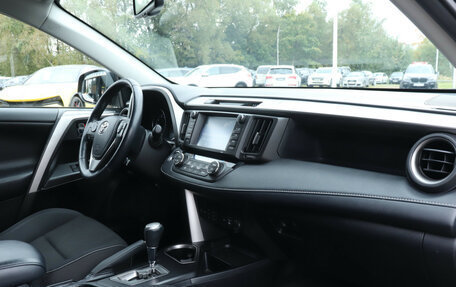 Toyota RAV4, 2018 год, 2 580 000 рублей, 9 фотография