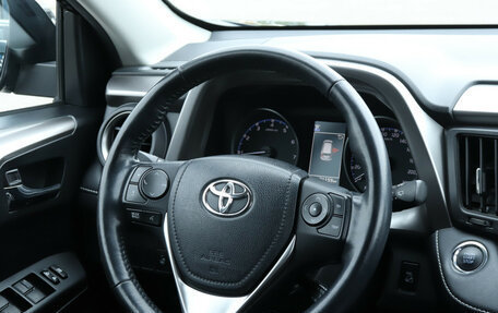 Toyota RAV4, 2018 год, 2 580 000 рублей, 11 фотография