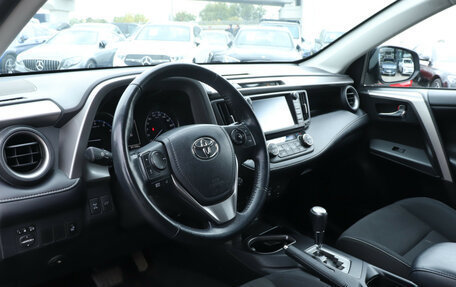 Toyota RAV4, 2018 год, 2 580 000 рублей, 13 фотография