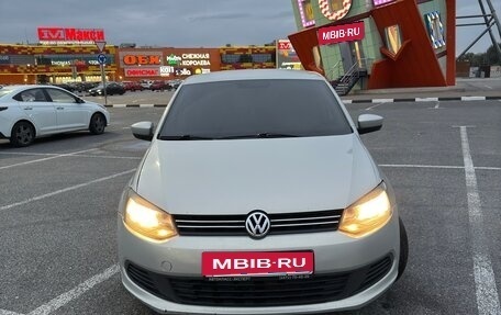 Volkswagen Polo VI (EU Market), 2013 год, 600 000 рублей, 2 фотография