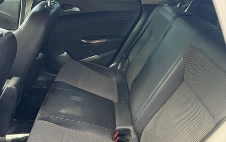 Opel Astra J, 2011 год, 650 000 рублей, 11 фотография