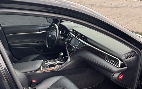 Toyota Camry, 2020 год, 2 500 000 рублей, 5 фотография