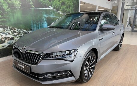 Skoda Superb III рестайлинг, 2025 год, 4 000 000 рублей, 2 фотография
