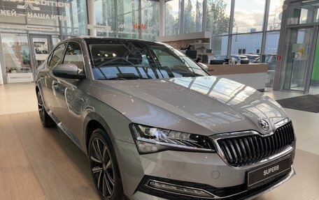 Skoda Superb III рестайлинг, 2025 год, 4 000 000 рублей, 4 фотография