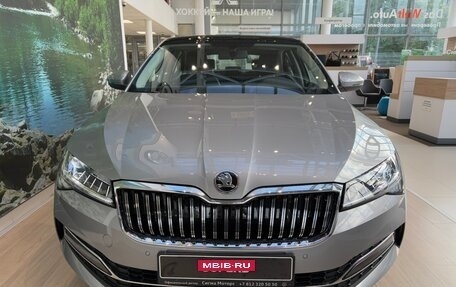 Skoda Superb III рестайлинг, 2025 год, 4 000 000 рублей, 3 фотография
