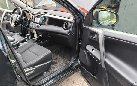 Toyota RAV4, 2015 год, 1 950 000 рублей, 15 фотография