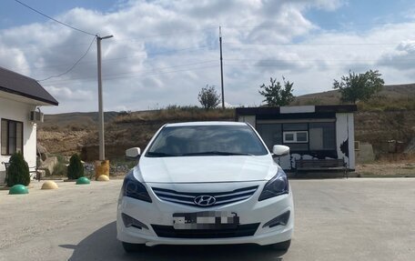 Hyundai Solaris II рестайлинг, 2015 год, 790 000 рублей, 2 фотография