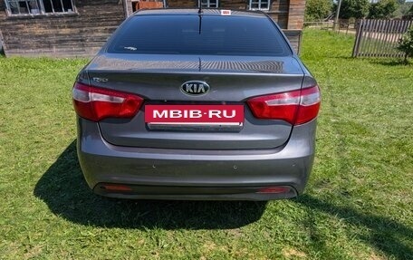 KIA Rio III рестайлинг, 2013 год, 900 000 рублей, 4 фотография