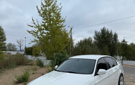 BMW 3 серия, 2011 год, 1 050 000 рублей, 2 фотография