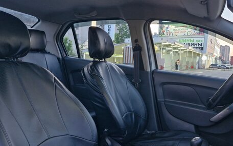 Renault Logan II, 2018 год, 670 000 рублей, 26 фотография