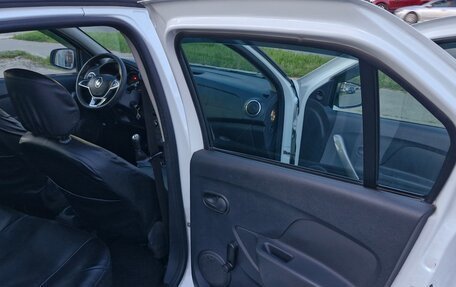 Renault Logan II, 2018 год, 670 000 рублей, 27 фотография
