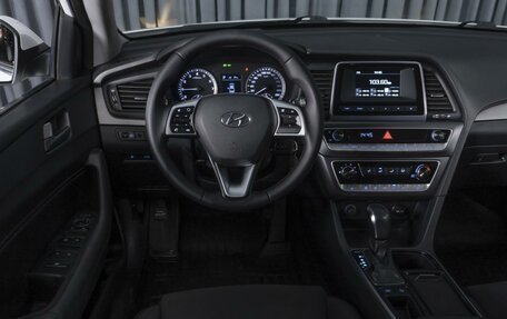Hyundai Sonata VIII, 2019 год, 1 589 000 рублей, 13 фотография