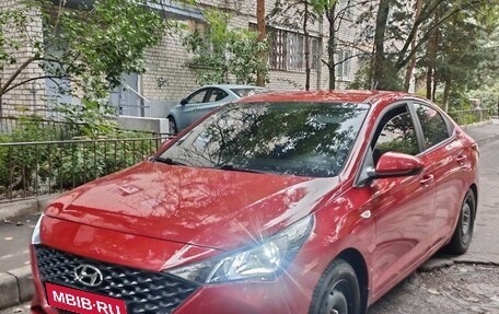 Hyundai Solaris II рестайлинг, 2020 год, 1 070 000 рублей, 1 фотография