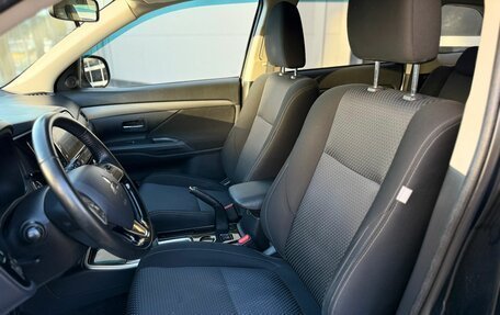 Mitsubishi Outlander III рестайлинг 3, 2018 год, 2 100 000 рублей, 9 фотография