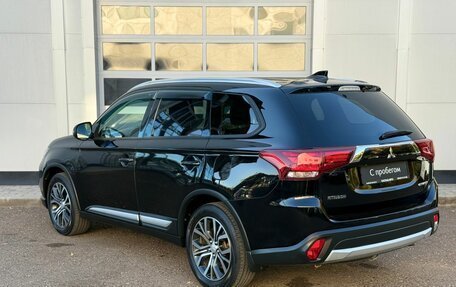 Mitsubishi Outlander III рестайлинг 3, 2018 год, 2 100 000 рублей, 3 фотография