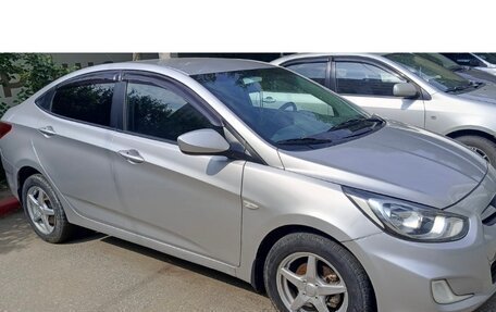 Hyundai Solaris II рестайлинг, 2011 год, 800 000 рублей, 3 фотография