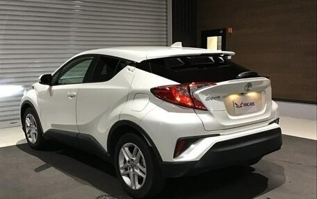 Toyota C-HR I рестайлинг, 2021 год, 1 600 000 рублей, 6 фотография