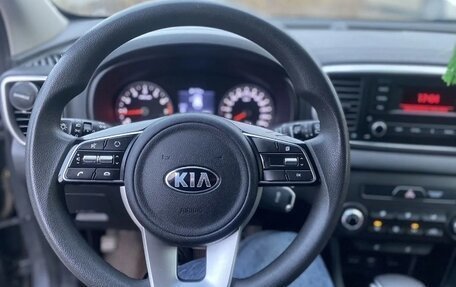 KIA Sportage IV рестайлинг, 2020 год, 2 090 000 рублей, 12 фотография