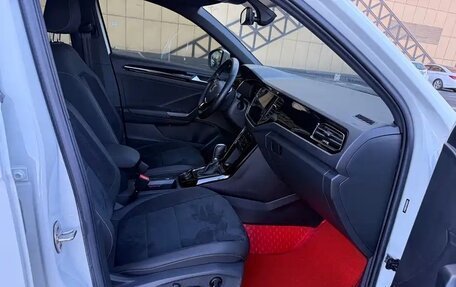 Volkswagen T-Roc I, 2022 год, 1 600 000 рублей, 9 фотография