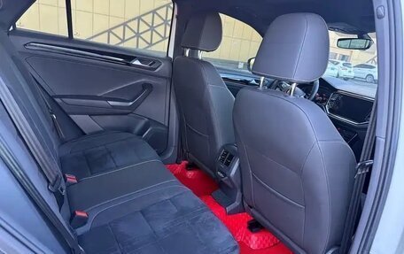 Volkswagen T-Roc I, 2022 год, 1 600 000 рублей, 11 фотография