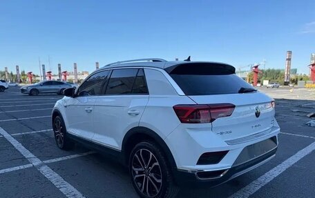 Volkswagen T-Roc I, 2022 год, 1 600 000 рублей, 6 фотография