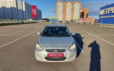Hyundai Solaris II рестайлинг, 2013 год, 490 000 рублей, 2 фотография
