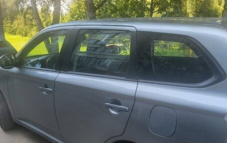 Mitsubishi Outlander III рестайлинг 3, 2013 год, 930 000 рублей, 3 фотография