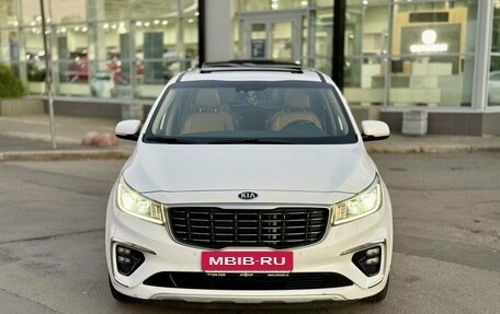 KIA Carnival III, 2019 год, 2 750 000 рублей, 2 фотография