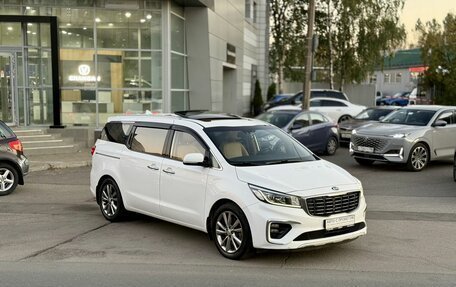 KIA Carnival III, 2019 год, 2 750 000 рублей, 3 фотография