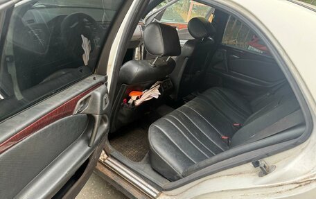 Mercedes-Benz E-Класс, 1998 год, 250 000 рублей, 10 фотография