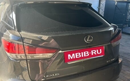 Lexus RX IV рестайлинг, 2021 год, 6 000 000 рублей, 4 фотография