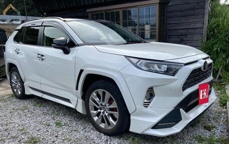 Toyota RAV4, 2022 год, 4 020 000 рублей, 4 фотография