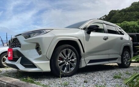 Toyota RAV4, 2022 год, 4 020 000 рублей, 3 фотография