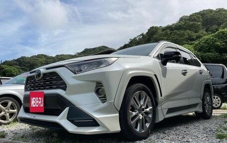 Toyota RAV4, 2022 год, 4 020 000 рублей, 2 фотография