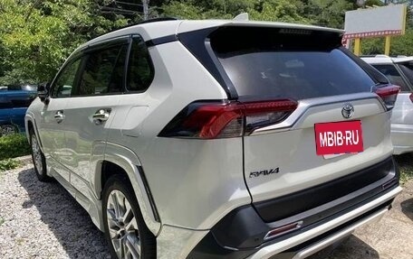 Toyota RAV4, 2022 год, 4 020 000 рублей, 7 фотография