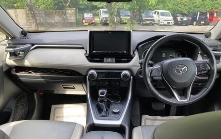 Toyota RAV4, 2022 год, 4 020 000 рублей, 16 фотография